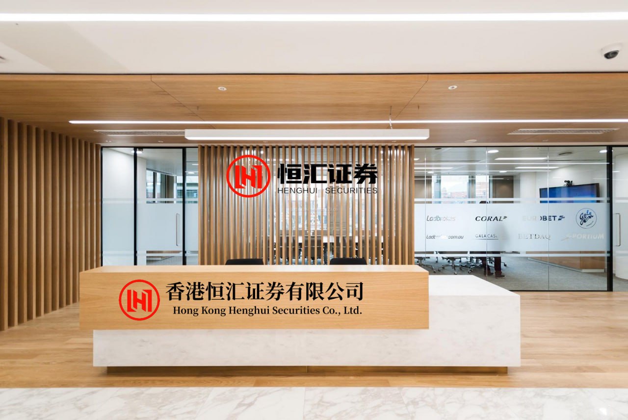 红和古 谁也没想到, 世界杯最佳进球竟然来自一个名不见经传的球员。 近日, 国际足...